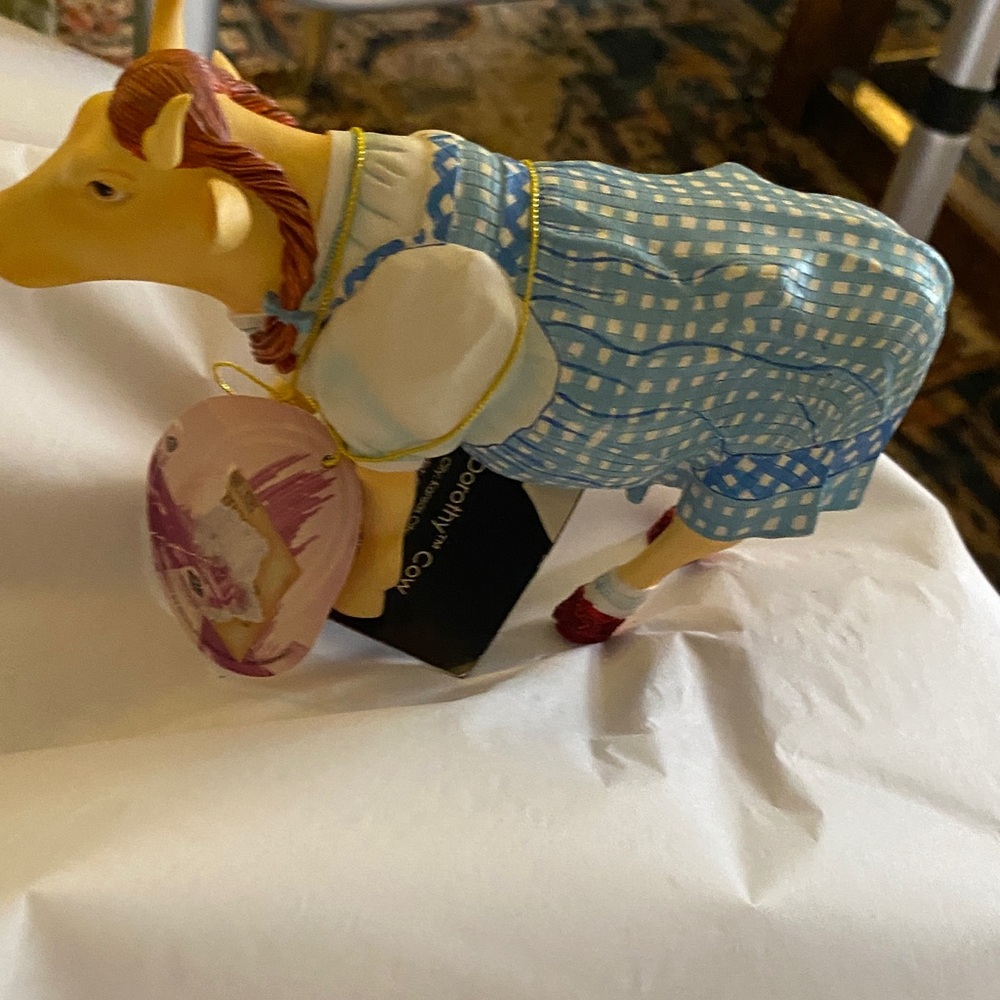 Dorothy Cow Figurine - Blue and Yellow by - Picture 4 of 4
